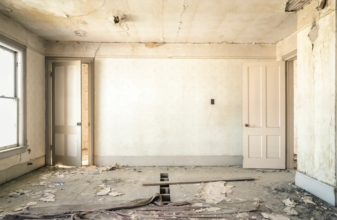 Waste disposal crew managing a cleanout project in Emerson